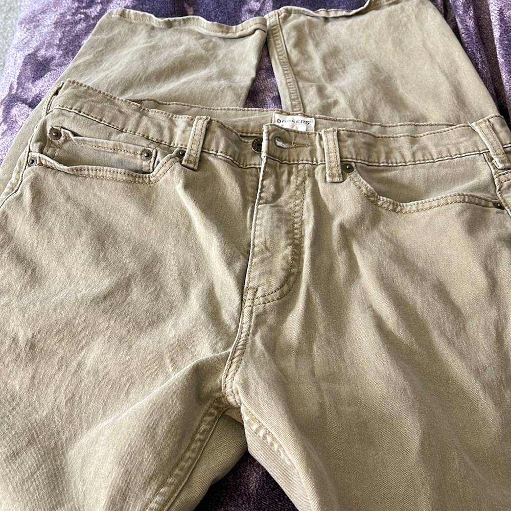 Khaki colored Docker mens jeans -super soft!  Size 32x34 excellent condition
